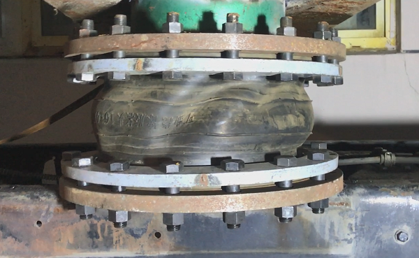 橡膠軟接頭產(chǎn)品在安裝使用中出現(xiàn)扭曲變形問題解決 橡膠軟接頭產(chǎn)品在安裝使用中出現(xiàn)扭曲變形問題解決