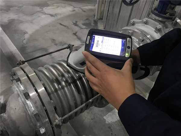 淞江集團為波紋補償器產品進行光譜儀檢測