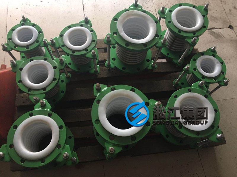 內襯四氟波紋補償器發往四川攀枝花