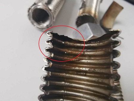 有關(guān)中央空調(diào)風(fēng)機(jī)盤管金屬軟連接針孔腐蝕的分析報(bào)告 有關(guān)中央空調(diào)風(fēng)機(jī)盤管金屬軟連接針孔腐蝕的分析報(bào)告